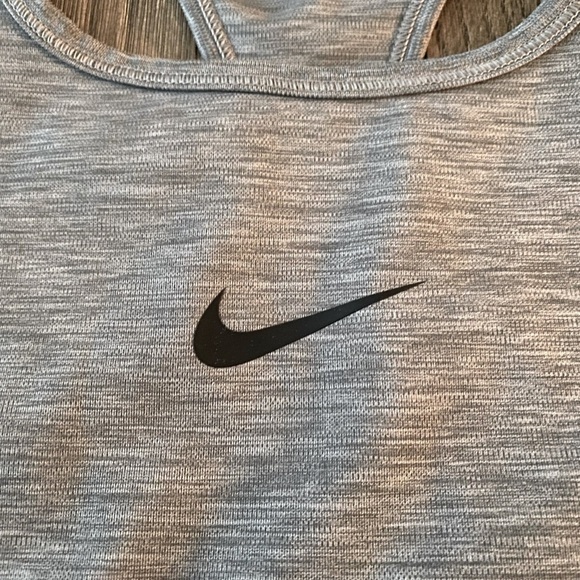 Nike Swoosh 2.0 Sports Bra. NWOT Gray Women’s Size Medium. - Picture 4 of 5